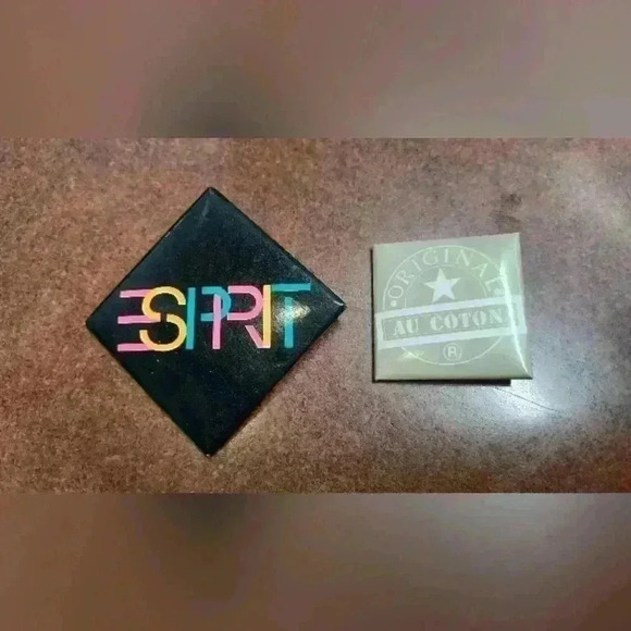 Vintage Button Pins Collectible Bundle Lot of 2 - Picture 1 of 2